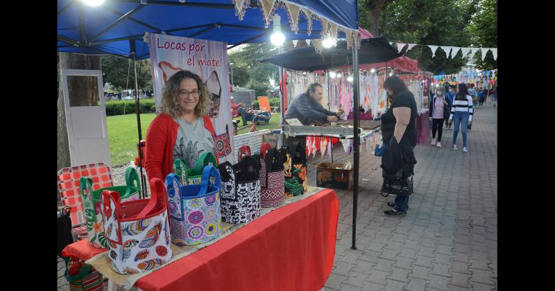 El Diacutea del Artesano se vivioacute con una notable convocatoria en la Gran Feria