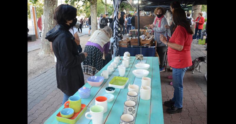 El Diacutea del Artesano se vivioacute con una notable convocatoria en la Gran Feria