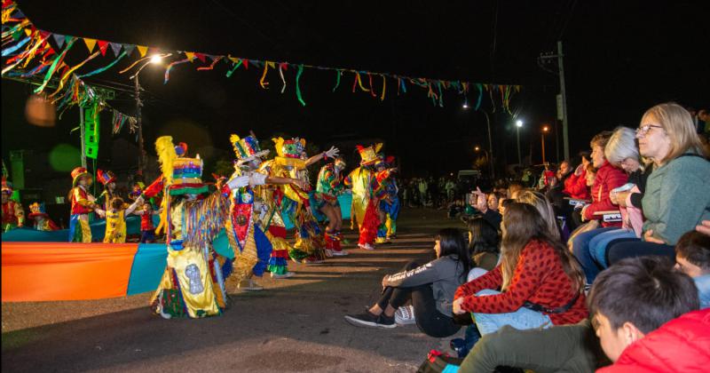 Corazones murgueros encendieron el barrio H Yrigoyen