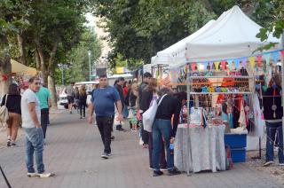 El Diacutea del Artesano se vivioacute con una notable convocatoria en la Gran Feria