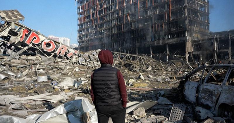 Las ruinas del centro comercial bombardeado