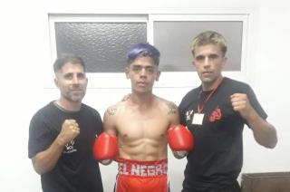 Jonathan Alvarado ganó su pelea