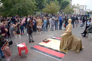 Diacutea del Artesano- gran marco de puacuteblico acompantildeo los tres diacuteas de feria