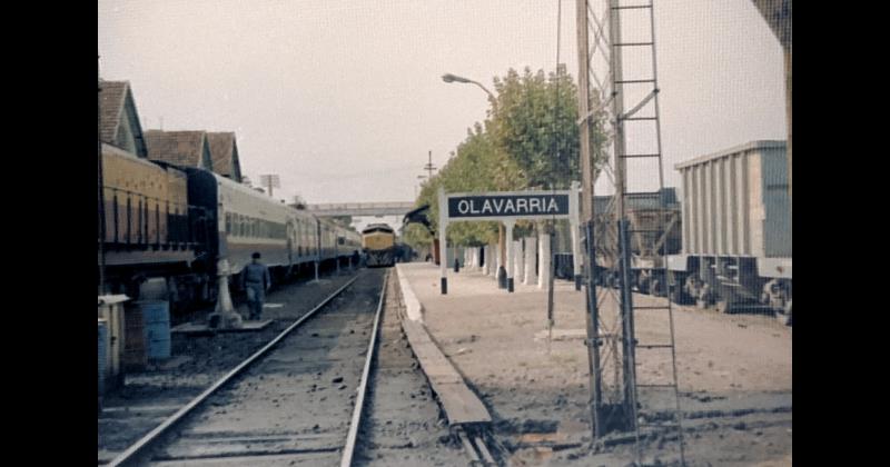 La estación de la línea de ferrocarril General Roca ubicada en la ciudad de Olavarría en abril de 1989