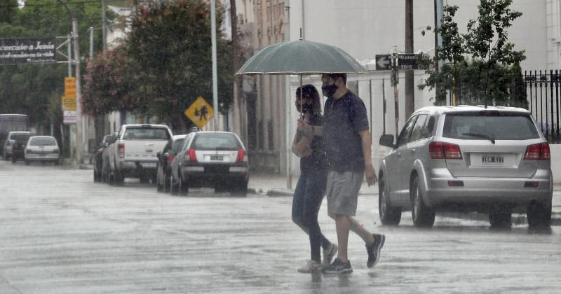 Respecto a la temperatura mínima de este jueves se resgistró a las 0835 de la mañana e indicaron que fue de 121º