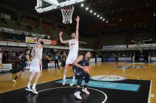 El Bataraz no pudo con Lanús que se impuso 81-76 en el Maxi