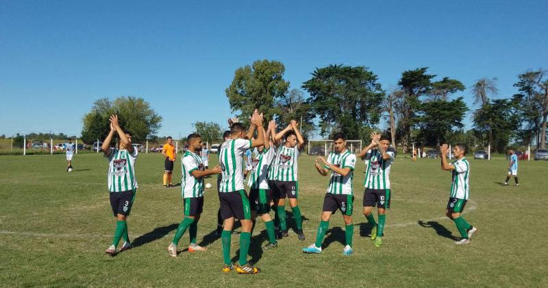 Hinojo se hizo fuerte como local ante Ferro