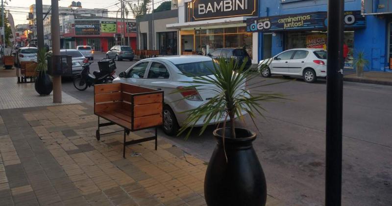 Ultiman detalles para la nueva edicioacuten de la peatonal en la calle Necochea 