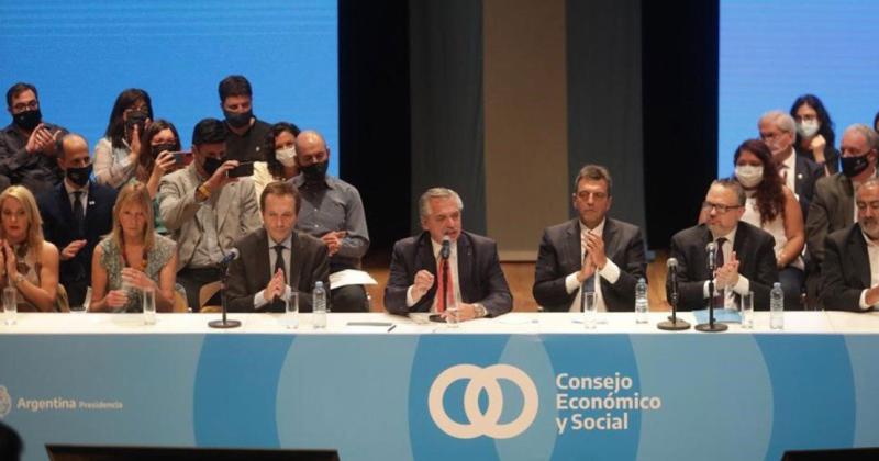 Un anaacutelisis tras la decisioacuten del Gobierno por el buen uso de las redes sociales