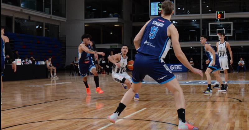 Estudiantes cayó en el Dow Center ante Bahía Basket por 84-65