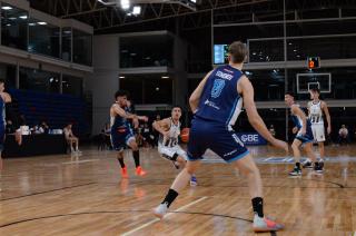 Estudiantes cayó en el Dow Center ante Bahía Basket por 84-65