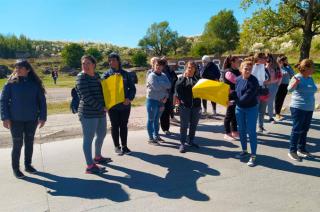 Protesta en el acceso a Sierra Chica- vecinos reclaman un meacutedico de Guardia 