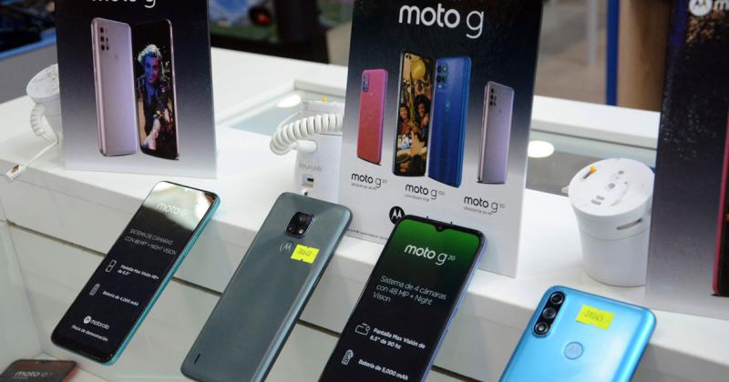 Los distintos modelos disponibles de la marca Motorola también aseguran buenas ventas