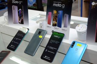 Los distintos modelos disponibles de la marca Motorola también aseguran buenas ventas