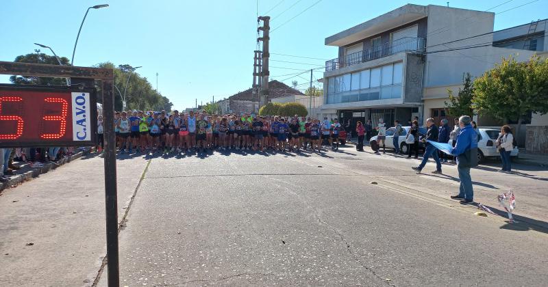 La largada de la prueba con muchos atletas