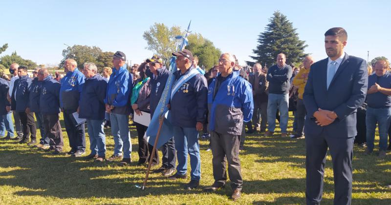 Emotivo acto en Loma Negra en homenaje a los Veteranos y Caiacutedos de Malvinas