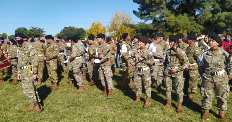 Emotivo acto en Loma Negra en homenaje a los Veteranos y Caiacutedos de Malvinas