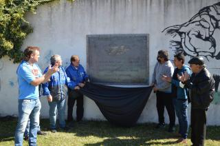 Se inauguró una placa en homenaje a los Veteranos y Caídos en Malvinas