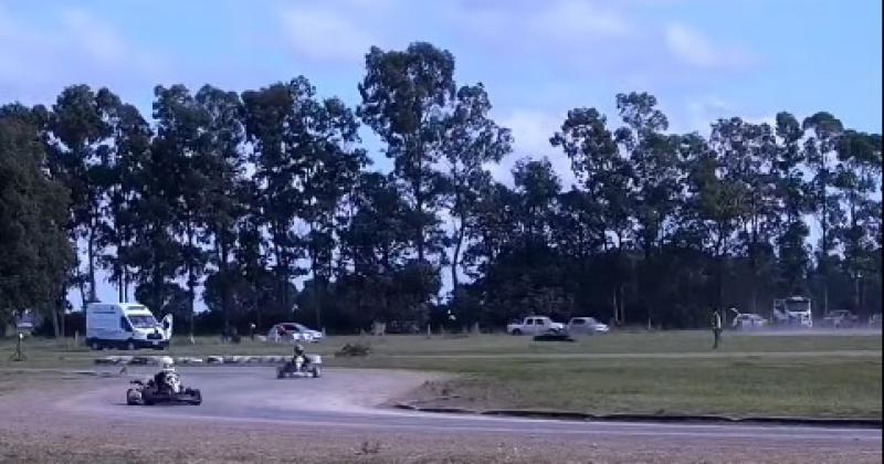 Dos pilotos de karting trasladados al Hospital tras un toque en el AMCO