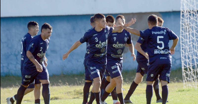 Racing ganó con autoridad en su cancha