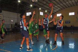 Mucha actividad para el baacutesquet formativo de Racing