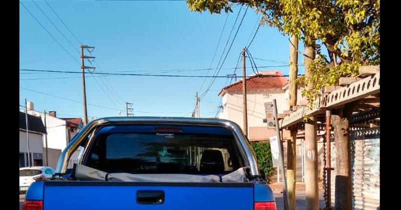 Una infraccioacuten que se repite- autos estacionados en paradas de micros