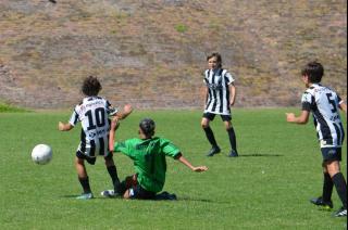 La décima de Estudiantes ganó en el inicio de la fecha