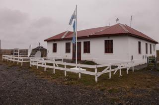 Conectaraacuten 1500 escuelas rurales bonaerenses con internet satelital