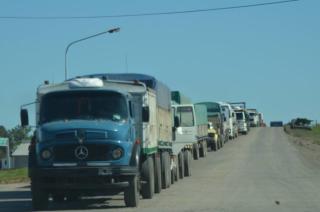 Transportistas de granos inician un paro nacional por tiempo indeterminado