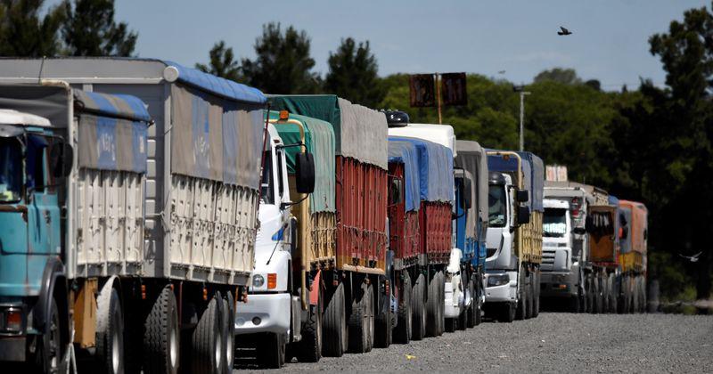 El paro de transportistas de cereales es por tiempo indeterminado