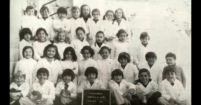 Los alumnos de 2º grado A turno Tarde de la Escuela Nº 32 Ministro Wilde del barrio Luj�n en 1978-