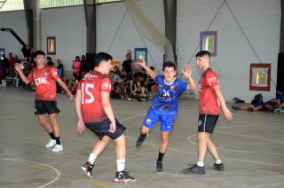 Estudiantes local ante Los Toldos