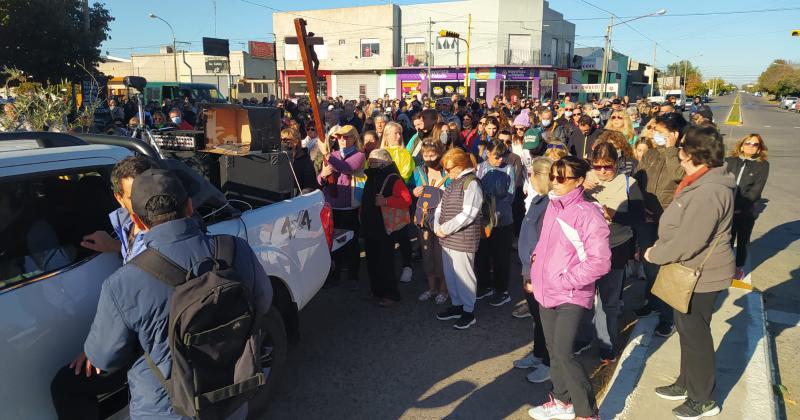 Se realizoacute el 45deg Viacutea Crucis a la Virgen de la Loma