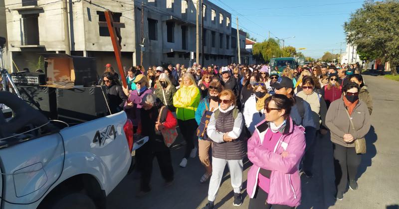 Se realizó el Vía Crucis a la Virgen de la Loma