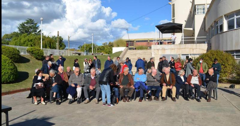 La foto que ir� a la c�psula del tiempo- se abrir� en el Bicentenario del club