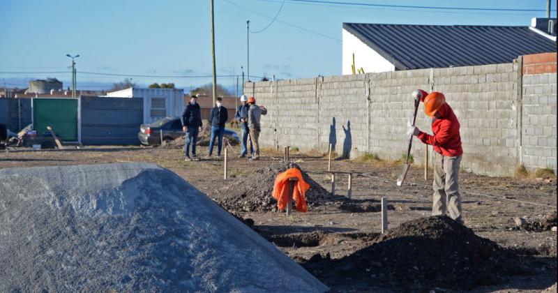 Para el concejal el Municipio debe responder por las obras a los adjudicatarios