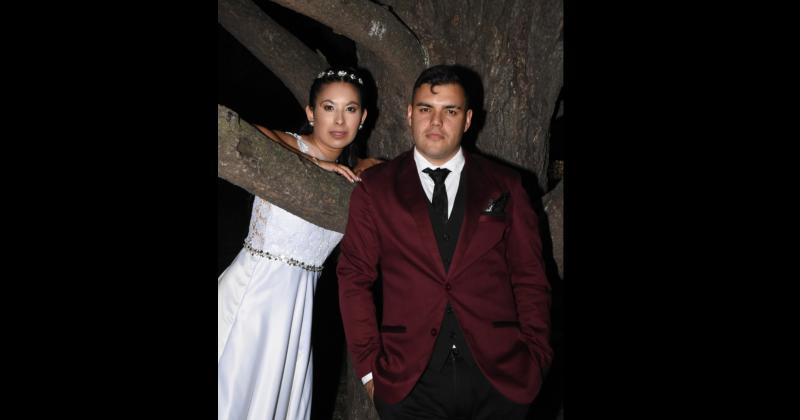 María Steinger junto a Gastón Gavazza el día de su casamiento en la iglesia San José (Miriam Castellano Fotografía)