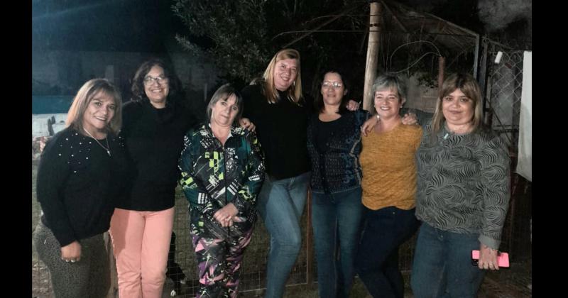 Ex compañeras de la Escuela Nº 76 se reunieron en una cena (Miriam Castellano Fotografía)