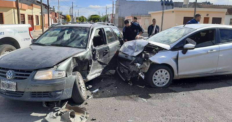 Una mujer fue hospitalizada tras un violento choque