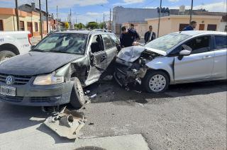 Una mujer fue hospitalizada tras un violento choque