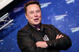 Elon Musk comproacute Twitter por 44000 millones de doacutelares