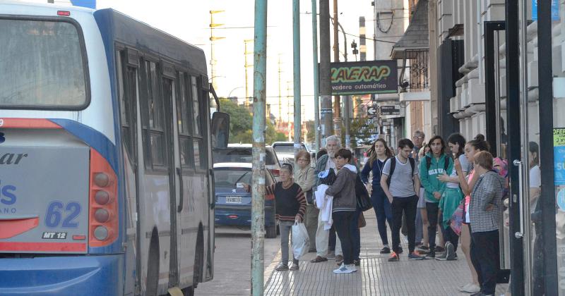 Pese a la conciliacioacuten obligatoria finalmente rige el paro de colectivos