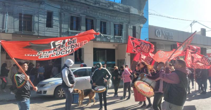 Manifestacioacuten en Anses por problemas para inscribirse al Refuerzo de Ingresos