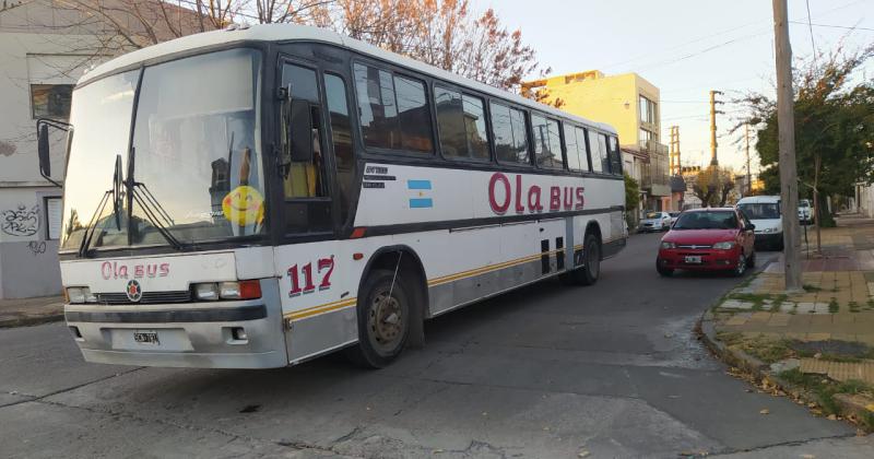 Un colectivo sufrioacute un desperfecto y quedoacute parado en la Avenida