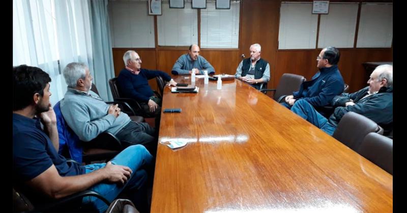 Coopelectric se reunioacute con dos sociedades de fomento 