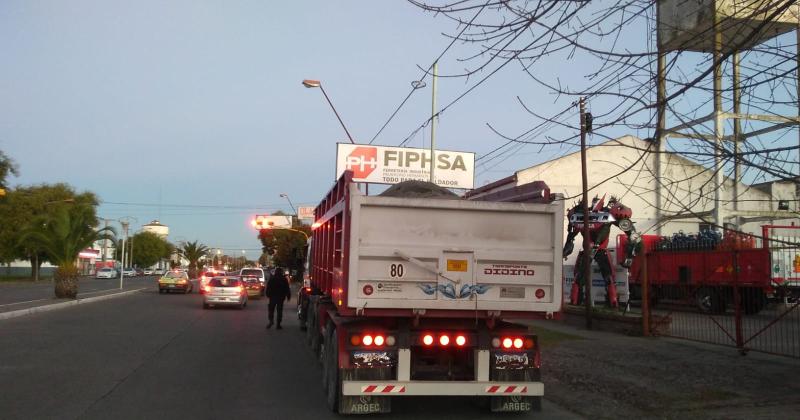 Un camioacuten en contramano y otras infracciones