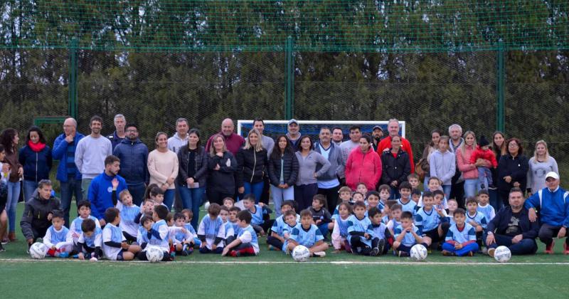 La cancha sintética tuvo su inauguración