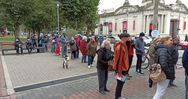 Con buena concurrencia se realizoacute la vacunacioacuten en el Paseo Jesuacutes Mendiacutea