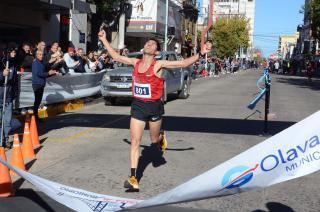 Gustavo Fern�ndez el gran ganador de la Vuelta al Municipio