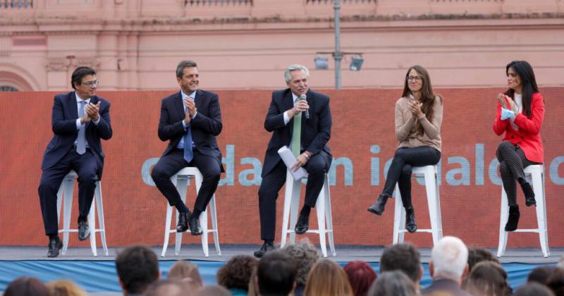 El Gobierno nacional anuncioacute un proyecto que ampliacutea las licencias por nacimiento